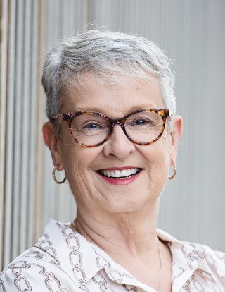 Tania Nelson Casual cropped